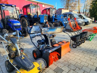 Жителям Солнечногорска показали технику, которая будет убирать парки зимой