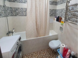 Как победить плесень в ванной навсегда: две вещи с кухни уберут черный налет даже в самых сырых углах