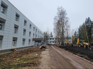 До конца года завершат ремонт участковой больницы в селе Осташево