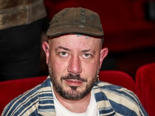 Дизайнер Лебедев объяснил, как резать колбасу и пить чай
