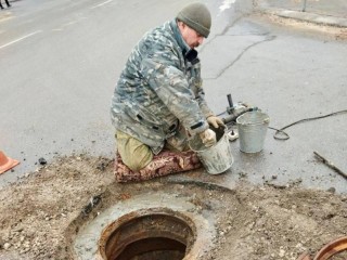 В Подмосковье привели в порядок люки и колодцы шести округов