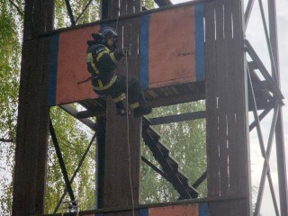 «Как Человек-Паук»: кадетов двух школ поразила работа спасателей на вышке