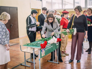 «Кто, если не мы»: в школе № 8 открыли Парту Героя в память о морпехе Романе Трубникове