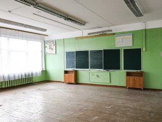 В Луневской школе после ремонта обновят старую мебель