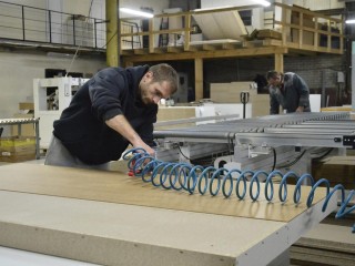 От столиков до мягкой мебели: компания Шатуры расширит коллектив и ассортимент