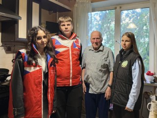 Волонтеры из Фрязина встретились с ветераном и услышали истории войны из первых уст