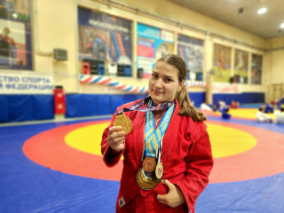 Золото мира и звание мастера: реутовская самбистка покорила Джакарту