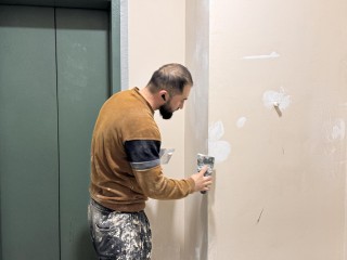 Рабочие рассказали, какие сюрпризы приготовил им ремонт дома во Власихе