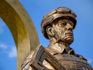 Депутаты местного совета утвердили памятный знак матерям погибших бойцов