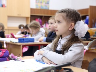 В школьную форму предложили добавить кокошник