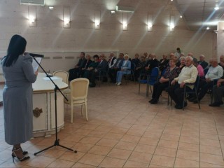 В Видном чествовали золотых, изумрудных и бриллиантовых юбиляров семейной жизни