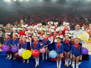 Волоколамские гимнастки выступили в спектакле Ирины Винер