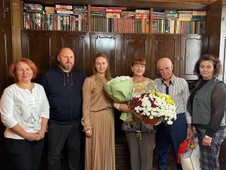 Родителей участника СВО поздравили с 50-летием совместной жизни