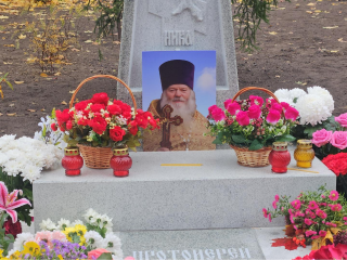 Музейный комплекс и ДАКС: в Пантелеймоновском храме вспоминают настоятеля Николая Струкова