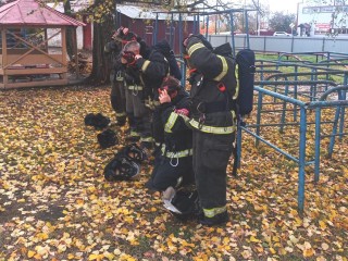 Пожарные провели тренировку в средствах защиты