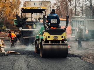 «Исключить подтопления»: зачем вместе с ремонтом дорог прокладывают новую ливневку в Лосино-Петровском