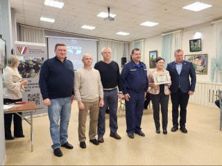 «СВОих не бросаем»: какие награды получили волонтеры в свой праздник