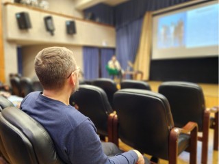 Известная российская телеведущая провела в Черноголовке лекцию о цифровой гигиене