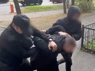 СК опубликовал кадры задержания мужчины, который чуть не похитил ребенка в Подмосковье