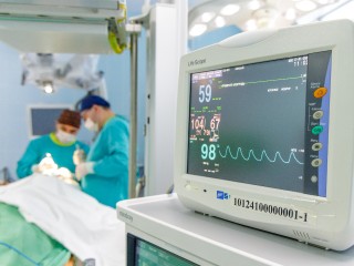 Снова на ногах: подмосковные врачи вернули подростку с опухолью кости свободу движения