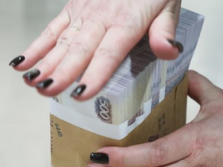 От скандальной скульптуры до символов ВОВ: что россияне хотят увидеть на новой 500-рублевой купюре
