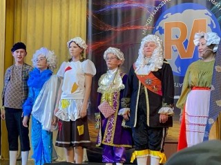 Золотыми лауреатами международного фестиваля стали актеры шоу-театра «Ковер-Самолет»