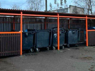 Что нельзя выбрасывать на контейнерные площадки, рассказали в администрации округа