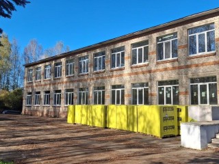 В школе «Созвездие Вента» меняют коммуникации и ремонтируют фасад