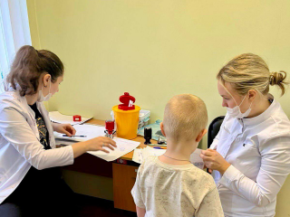 Специалисты Видновской клинической больницы обследовали малышей в детском саду