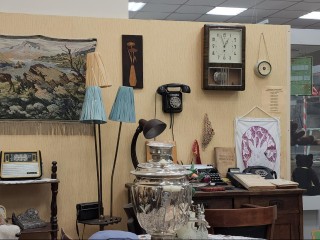 Рабочий патефон и комод из прошлого: что хранит «Советская квартира»