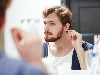 Отоларинголог из Долгопрудного: уши очищаются сами — не мешайте им