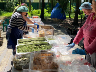 Более 150 тысяч порций домашнего борща с мясом отправили из Наро-Фоминска в зону СВО
