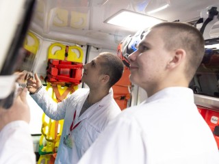 Будущие медики Орехова-Зуева примерили роль спасателей на скорой