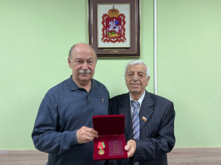 «Серебряные» волонтеры Наро-Фоминска получили награды за помощь бойцам