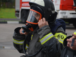 Готовы к дыму и огню: что показали пожарные на аттестации в Луховицах