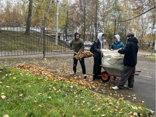 «Трудовой десант» бронницкие студенты в этом году адресовали юбилею СПО