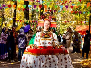 Пловом, ярмаркой и квестами отметят День народного единства в Свердловском парке