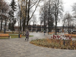 Место, которое изменит ваш вечер: почему в сквере им. Карла Маркса теперь не протолкнуться