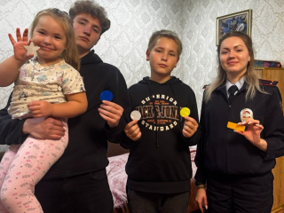 Многодетным семьям из Наро-Фоминска вручили средства для безопасности на дорогах