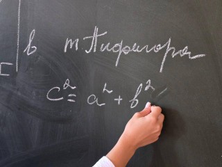 Семиклассники написали региональную диагностическую работу по математике углубленного уровня