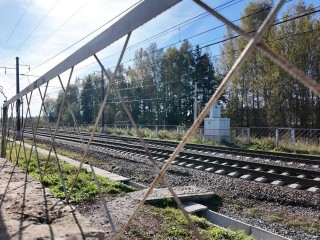 Опасный переход в 6-м микрорайоне перекрыли бетонными блоками