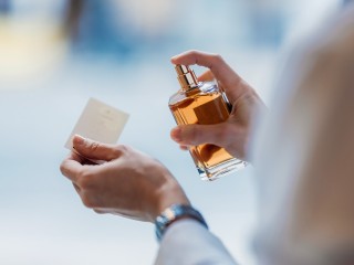 Жителям наукограда помогут развить ольфакторную память на бесплатных лекциях о парфюмерии