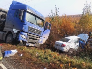 Спасатели ликвидировали последствии ДТП с грузовиком в Ступине