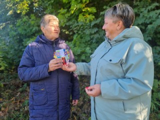 Подопечные соццентра в Луховицах получили поздравления с праздником