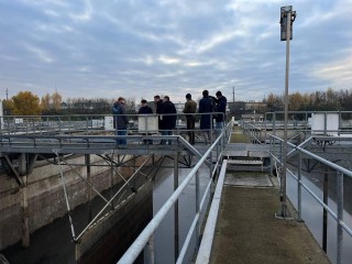 Вода бактериям не по зубам: стоки в Подольске проходят через специально обученных микробов. Что происходит на очистных?