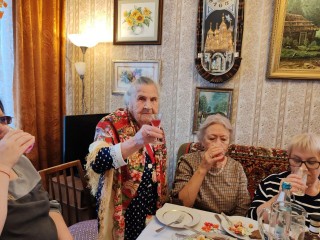 Какой тост с секретом долголетия сказала 100-летняя жительница Черноголовки