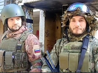 «Многие готовы идти за ленту»: будущие контрактники проходят уроки НВП в Раменском