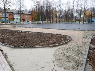 Обновленный сквер в поселке ЗСМ сдадут в ноябре 2025 года
