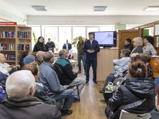 Жители Иванисова обсудили с властями транспортные вопросы