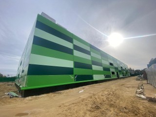 Строители приступили к монтажу кровли завода стеновых панелей в Раменском